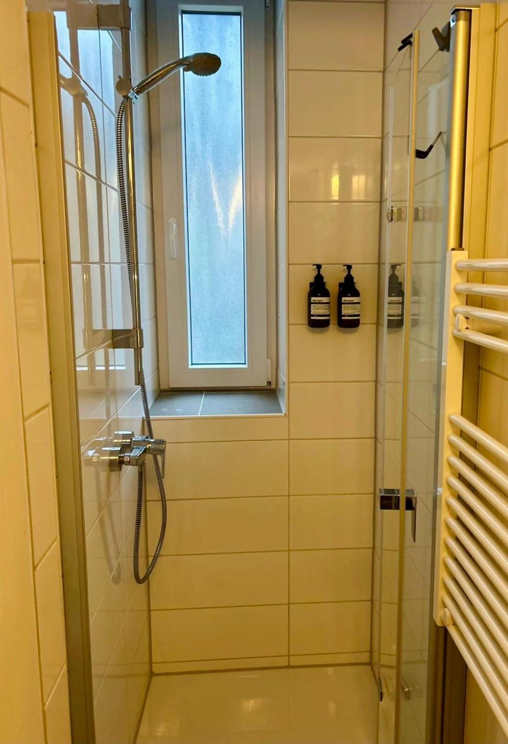 Feelslikehome - Stylische Und Zentrale Altbauwohnung Mit Terrasse&Garten 波鸿 外观 照片
